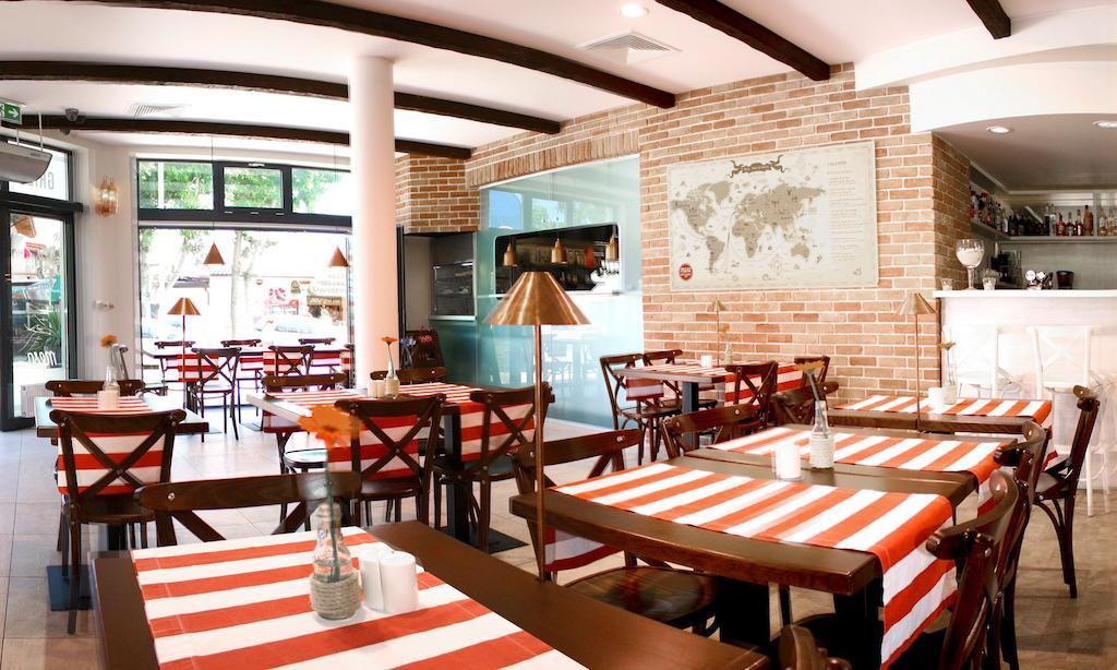 Apartamenty Mesa Grill Restaurant Cafe Dźwirzyno Esterno foto